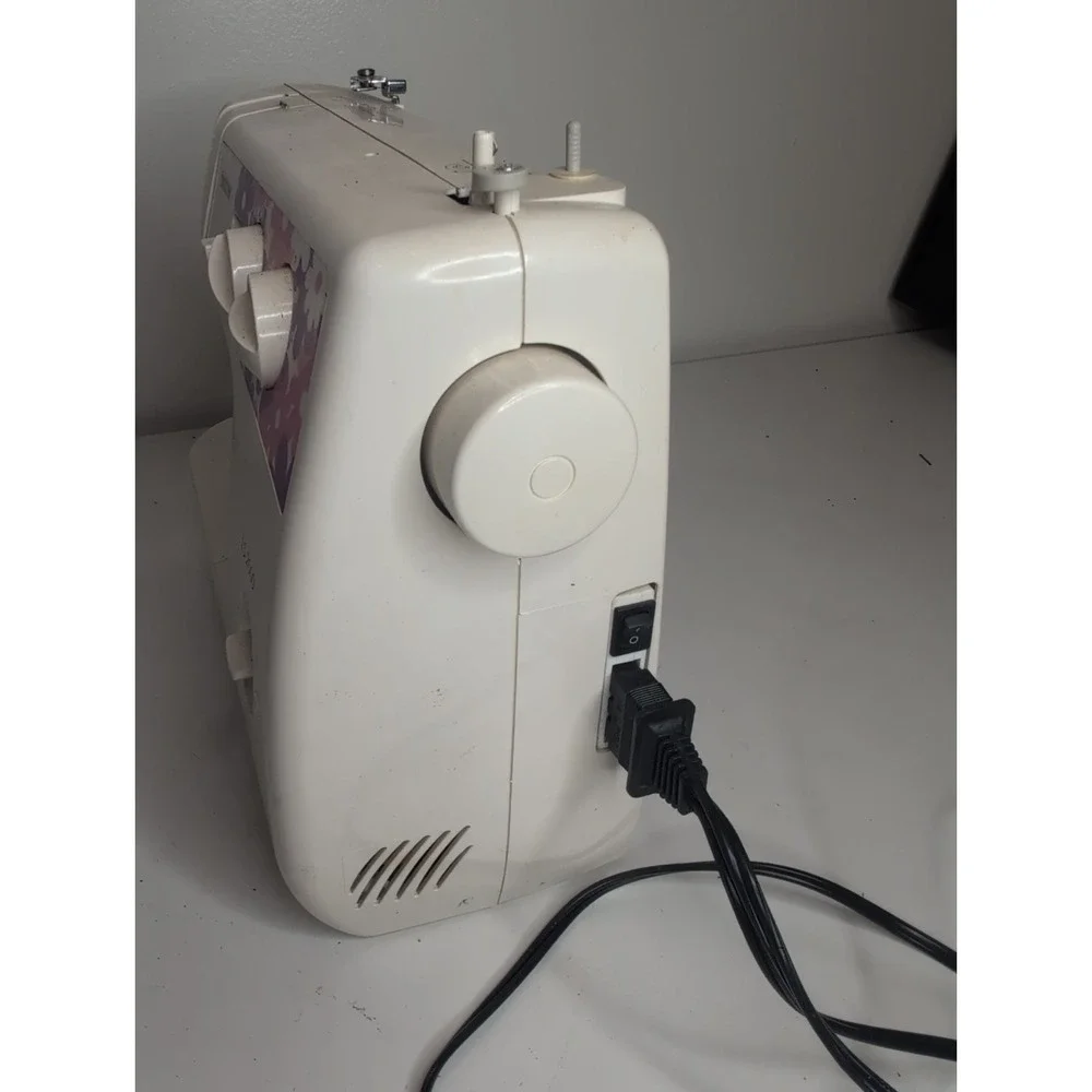 Brother LS - 2000 Easy To Use Fullsize Sewing Machine With Original Box + Manual